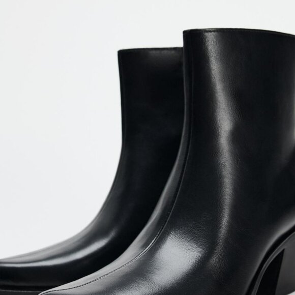 ZARA HEELED COWBOY ANKLE BOOTS - SIZE US 6 - EUR 36 - Picture 2 of 5